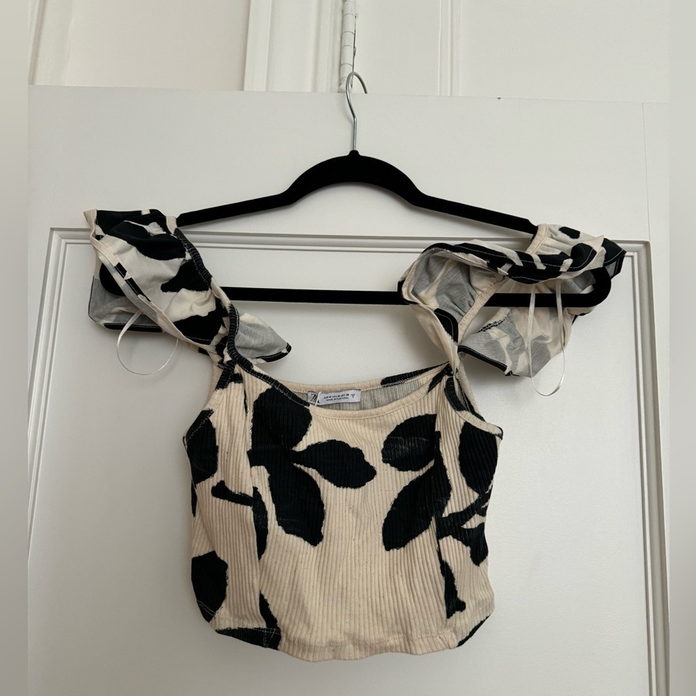 NWT Zara Cropped Ruffle Sleeve Shirt